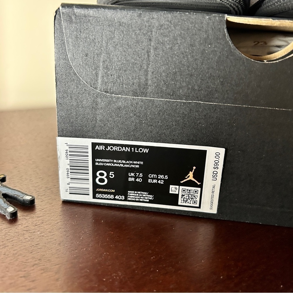 Nike Air Jordan 1 Low - UNC Blue Black (Unisex Size 8.5 Men / 10 Women) - Picture 5 of 8